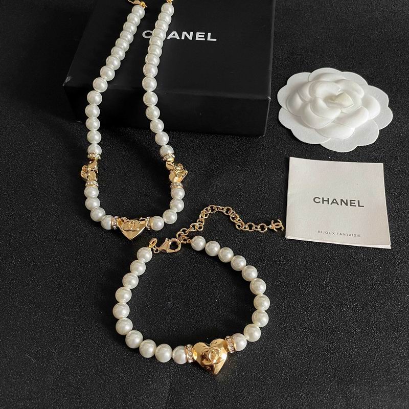 Chanel Suits 06yxs07
